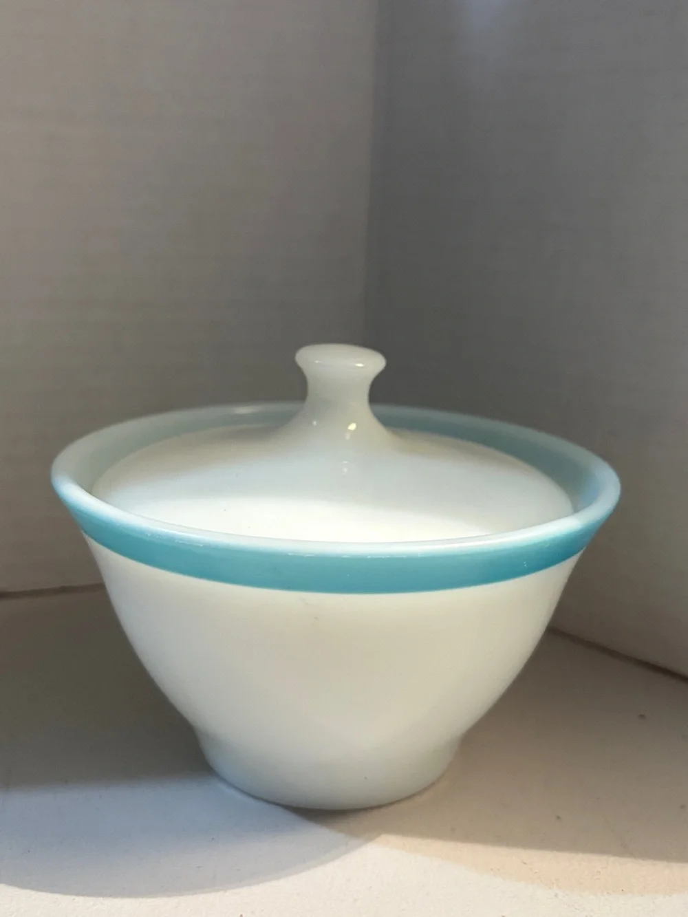 1950s Pyrex sugar bowl milk glass with turquoise trim